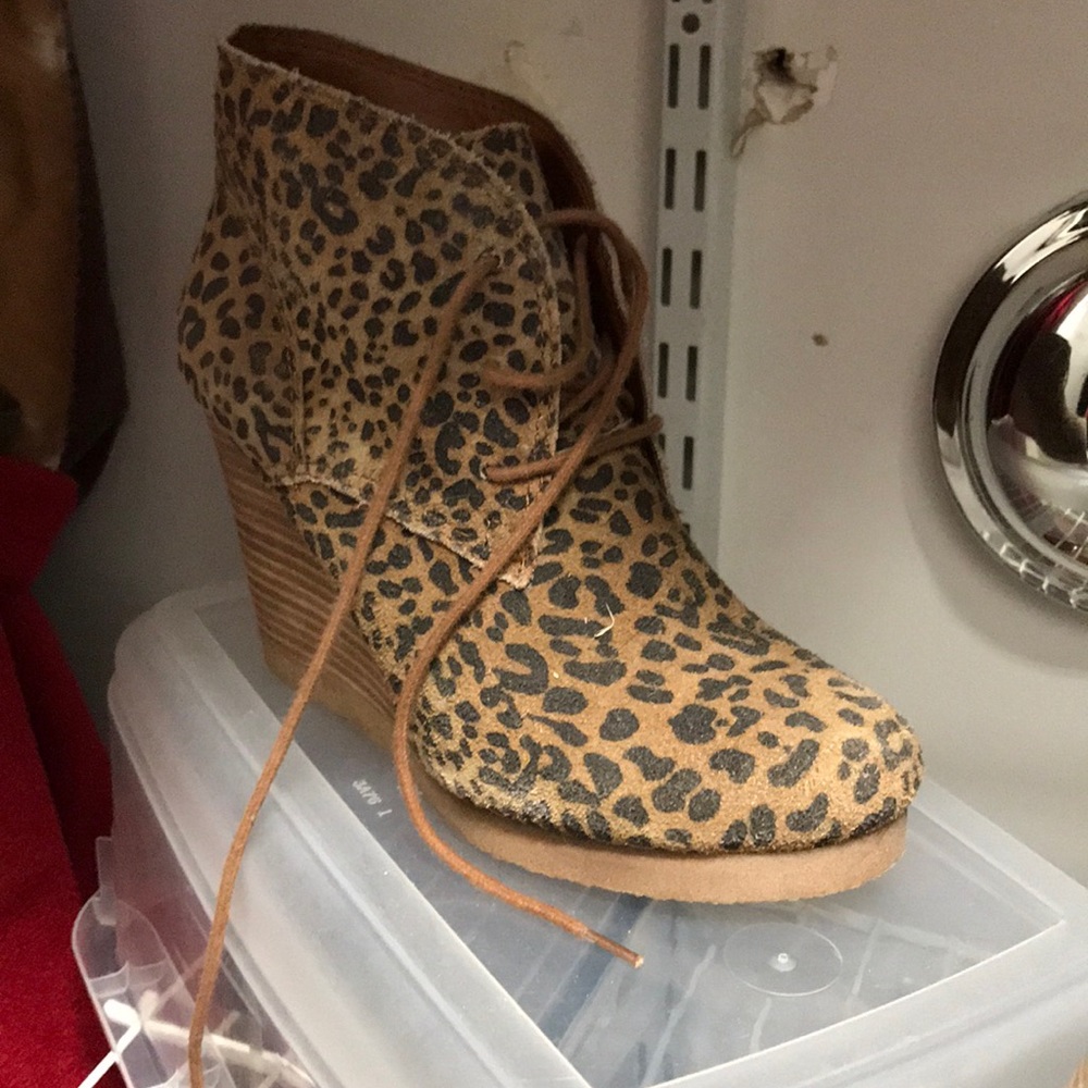 Cutie leopard booties